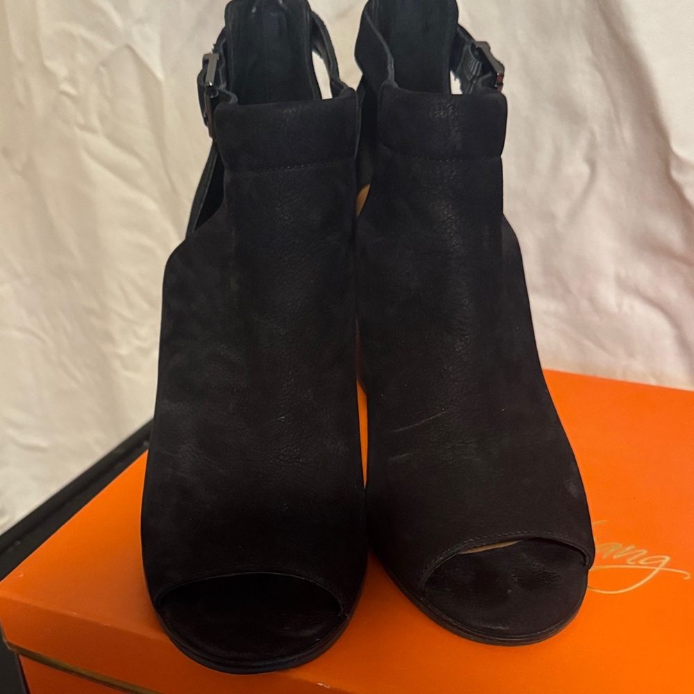 Arturo Chiang Black Peep-Toe Ankle Booties